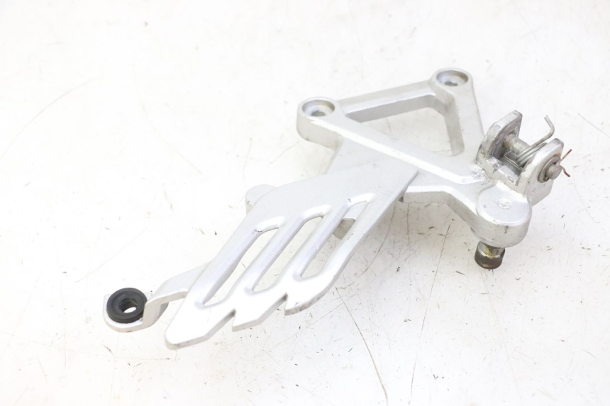 photo de PEDANA ANTERIORE DESTRA SUPPORTO STAHO FH 50 (2018 - 2019) - Dettaglio del componente