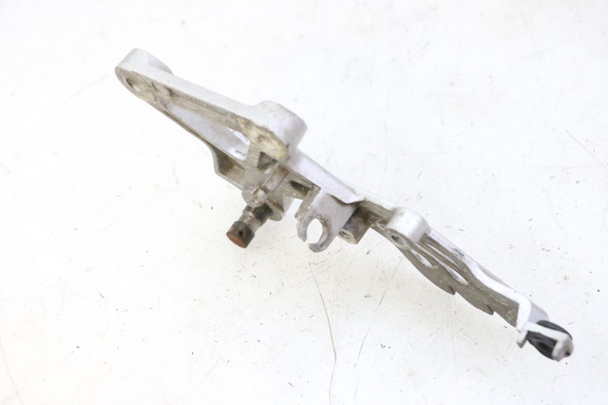 photo de PEDANA ANTERIORE DESTRA SUPPORTO STAHO FH 50 (2018 - 2019) - Altra angolazione