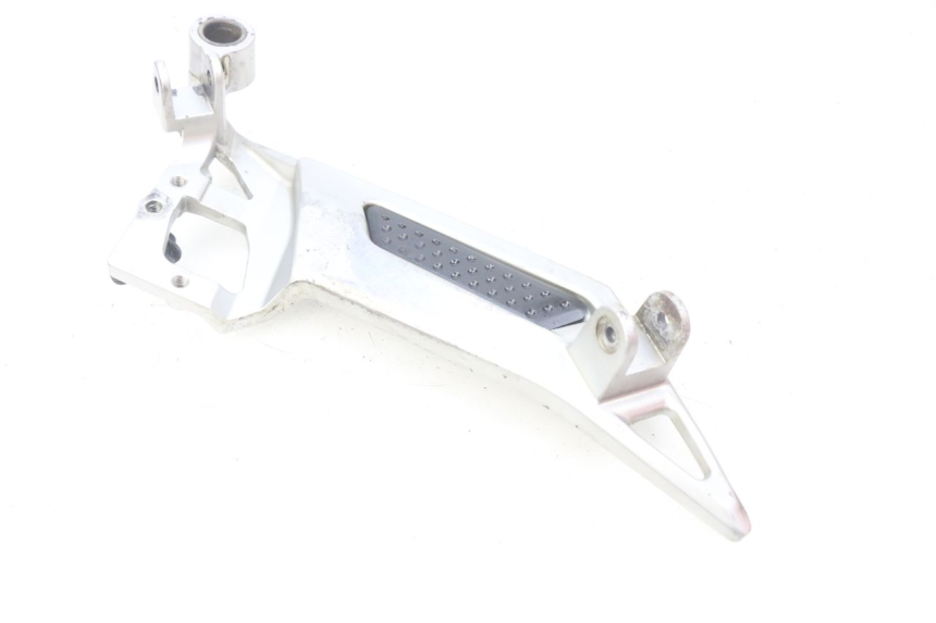 photo de PIASTRA PEDANA ANTERIORE DESTRA YAMAHA FJR ABS 1300 (2006 - 2012) - Primo piano tecnico