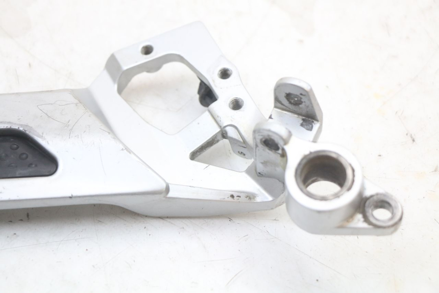 photo de PIASTRA PEDANA ANTERIORE DESTRA YAMAHA FJR ABS 1300 (2006 - 2012) - Vista d'insieme del prodotto