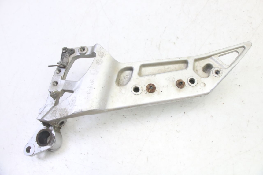 photo de PIASTRA PEDANA ANTERIORE DESTRA YAMAHA FJR ABS 1300 (2006 - 2012) - Vista d'insieme del prodotto