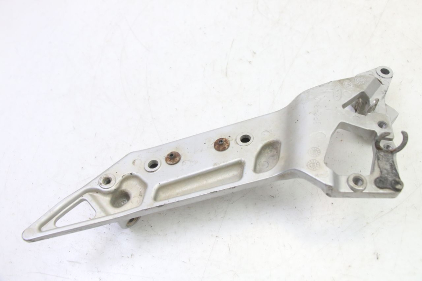 photo de PIASTRA PEDANA ANTERIORE DESTRA YAMAHA FJR ABS 1300 (2006 - 2012) - Ricambio usato controllato