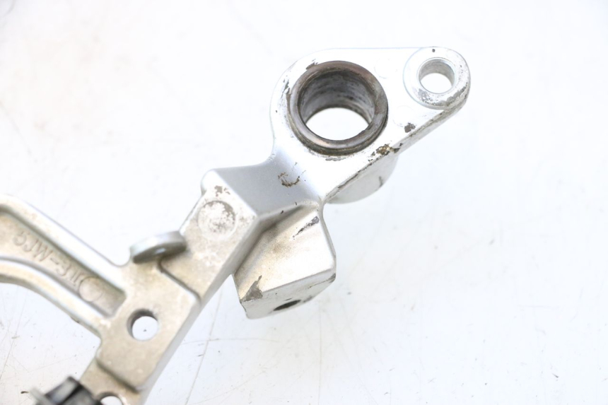 photo de PEDANA ANTERIORE DESTRA SUPPORTO YAMAHA FJR 1300 (2001 - 2005) - Primo piano tecnico