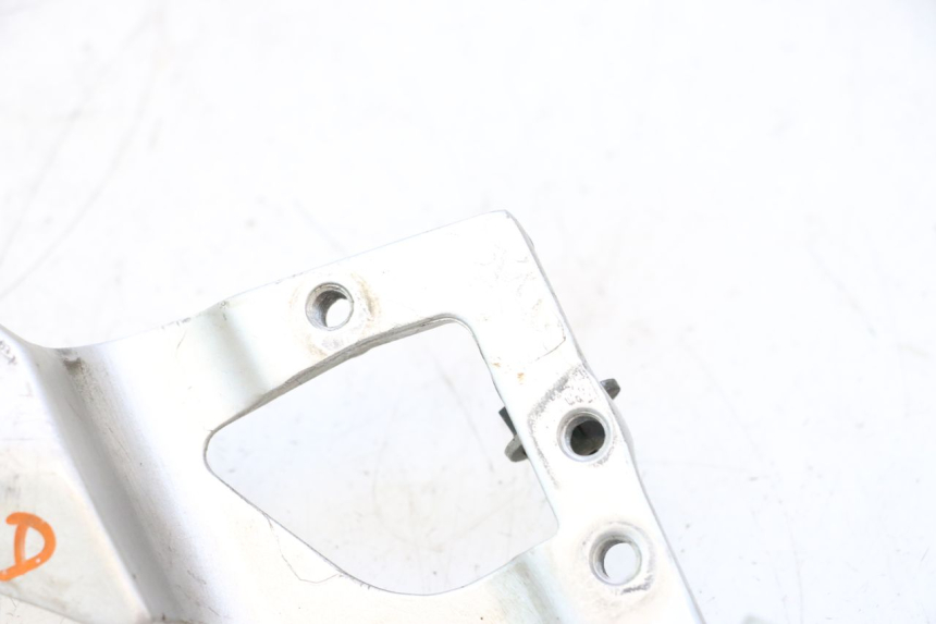 photo de PEDANA ANTERIORE DESTRA SUPPORTO YAMAHA FJR 1300 (2001 - 2005) - Ricambio usato controllato