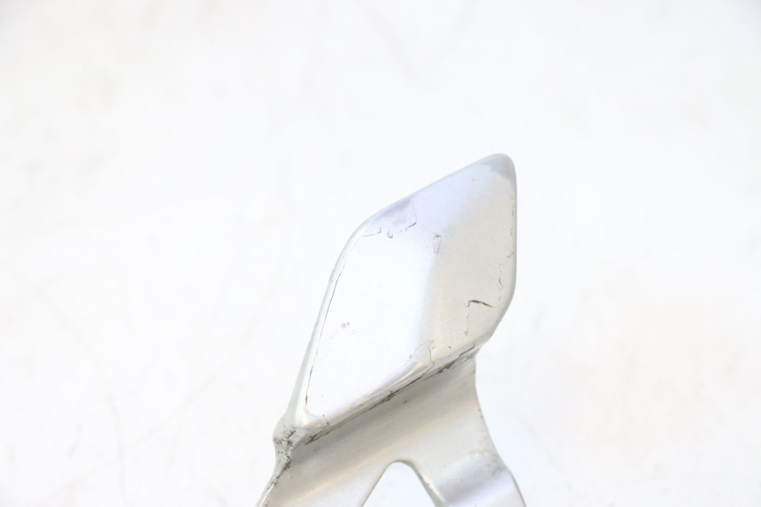 photo de PEDANA ANTERIORE DESTRA SUPPORTO YAMAHA FJR 1300 (2001 - 2005) - Marcature e riferimenti originali