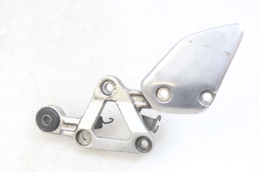 photo de PIASTRA DI SUPPORTO PEDANA ANTERIORE DESTRA YAMAHA FZS FAZER 600 (1998 - 2001) - Vista principale