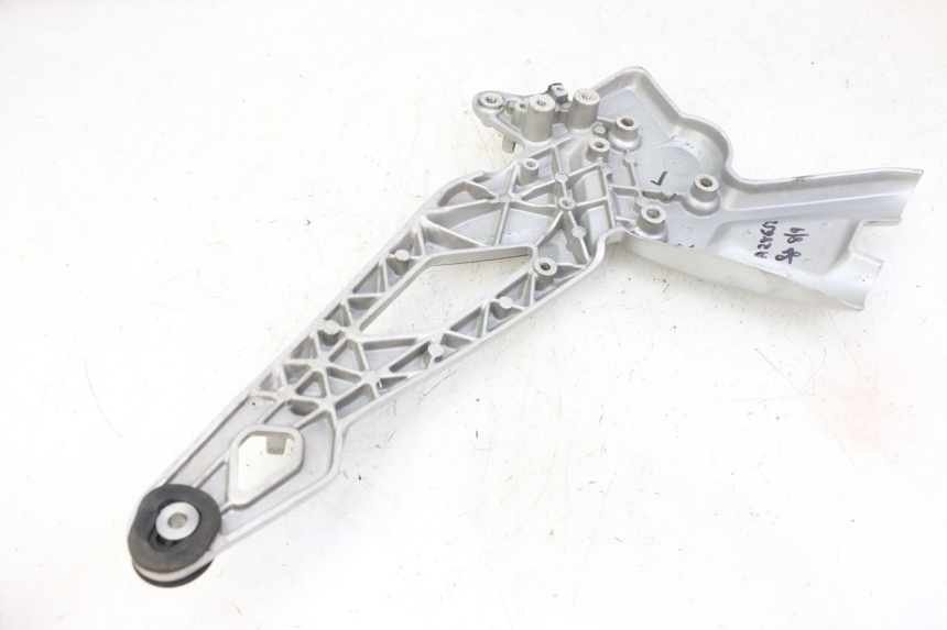photo de PEDANA ANTERIORE DESTRA SUPPORTO BMW G310 R 310 (2016 - 2020) - Zoom sullo stato d'uso