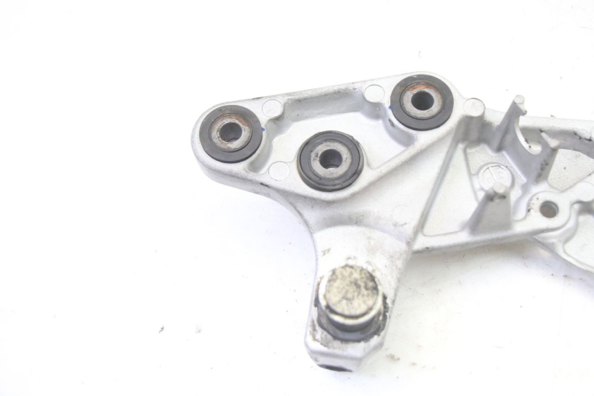 photo de PEDANA ANTERIORE DESTRA SUPPORTO SUZUKI GSR 750 (2011 - 2017) - Vista d'insieme del prodotto