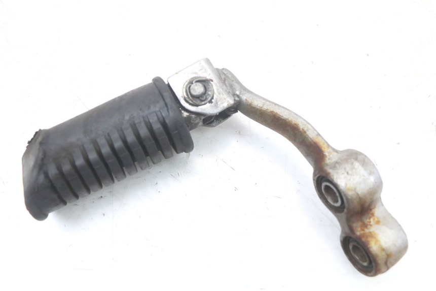 photo de PEDANA ANTERIORE DESTRA SUPPORTO SUZUKI GSX E 250 (1982 - 1983) - Primo piano tecnico