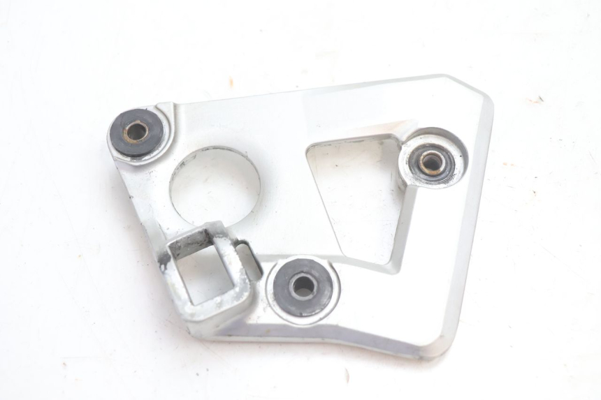 photo de Piastra poggiapiedi anteriore destro SUZUKI GSX F GSXF 750 (1988 - 1998) - Vista principale