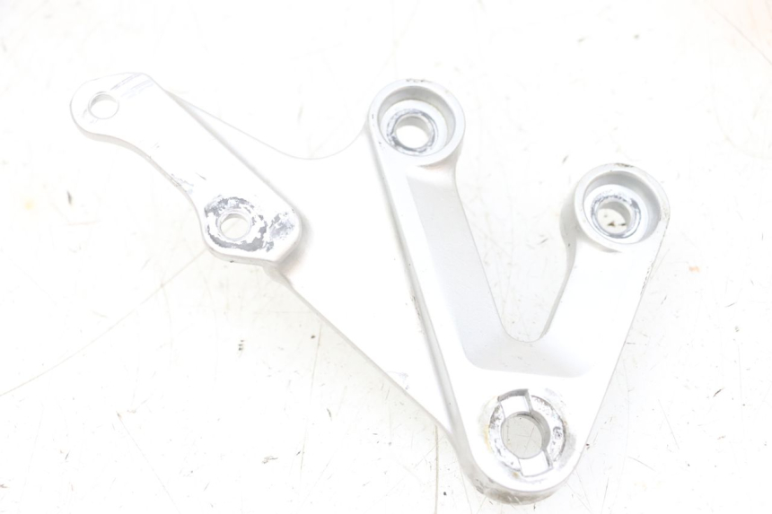 photo de PEDANA ANTERIORE DESTRA SUPPORTO SUZUKI GSXR GSX-R 1000 (2003 - 2004) - Vista principale