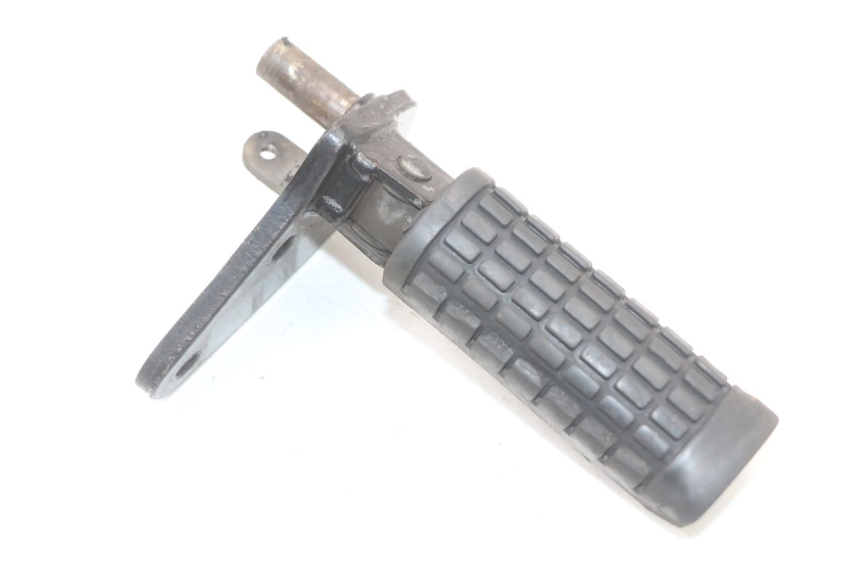 photo de PIASTRA PEDANA ANTERIORE DESTRA SUZUKI GZ MARAUDER 125 (1998 - 2004) - Vista principale