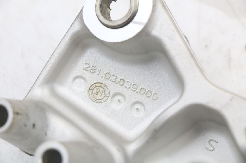 photo de PEDANA ANTERIORE DESTRA SUPPORTO HUSQVARNA SVARTPILEN 401 (2018 - 2023) - Ricambio usato controllato