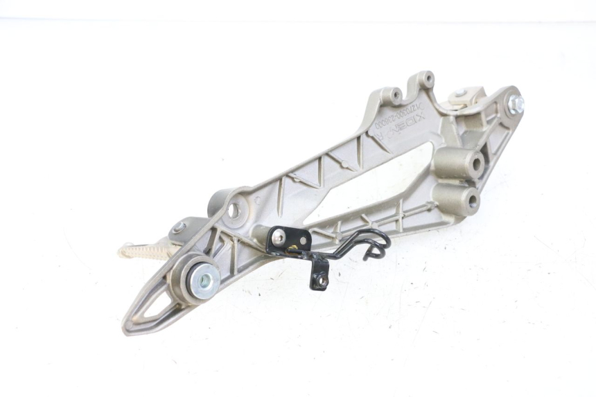 photo de PEDANA ANTERIORE DESTRA SUPPORTO KIDEN KD125-G 125 (2018 - 2022) - Primo piano tecnico