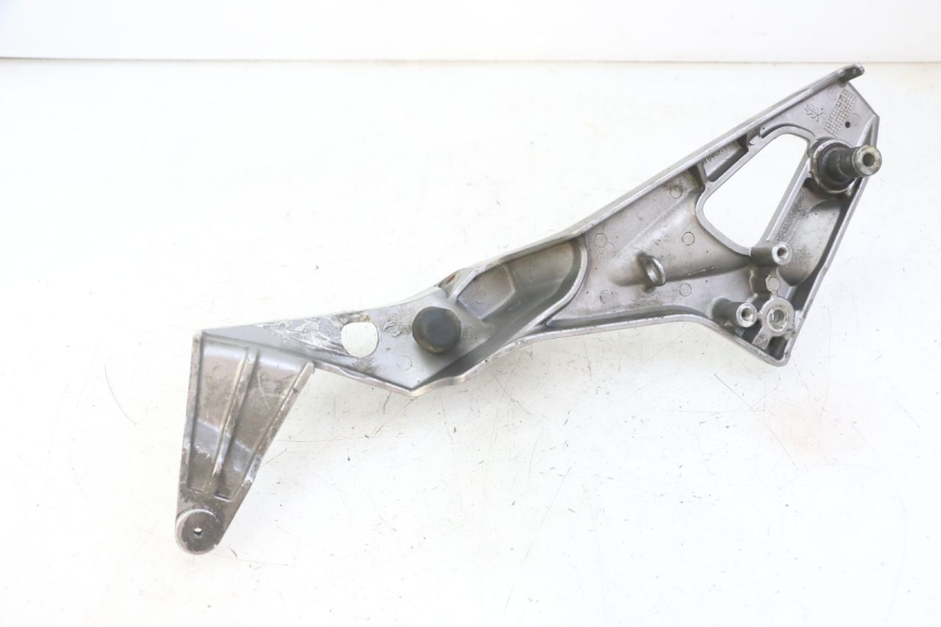 photo de PEDANA ANTERIORE DESTRA SUPPORTO HONDA NTV DEAUVILLE ABS 700 (2007 - 2016) - Primo piano tecnico
