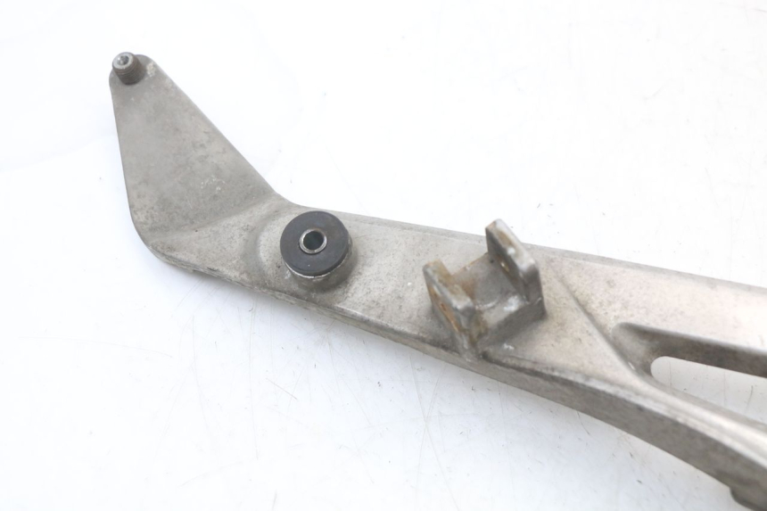 photo de PIASTRA DI SUPPORTO PEDALE ANTERIORE DESTRO HONDA NTV DEAUVILLE 650 (1998 - 2001) - Dettaglio del componente