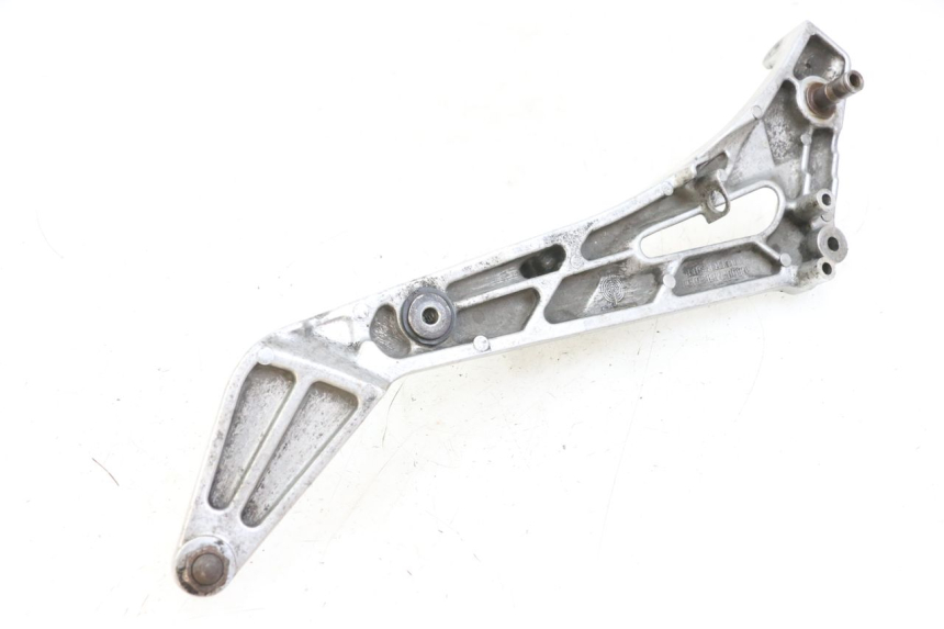 photo de PIASTRA DI SUPPORTO PEDALE ANTERIORE DESTRO HONDA NTV DEAUVILLE 650 (1998 - 2001) - Zoom sullo stato d'uso