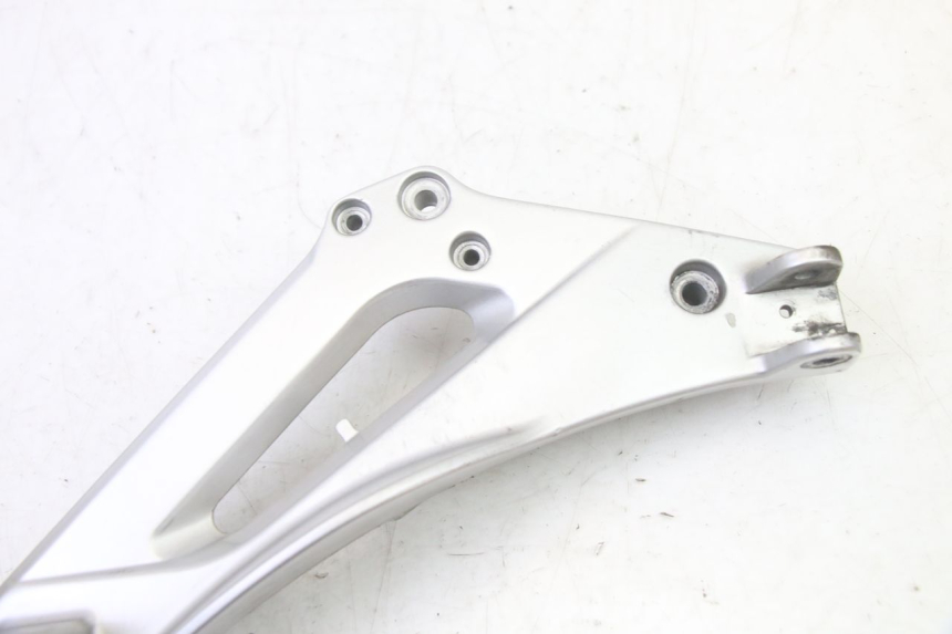 photo de PEDANA ANTERIORE DESTRA SUPPORTO HONDA NTV DEAUVILLE 650 (2001 - 2006) - Zoom sullo stato d'uso
