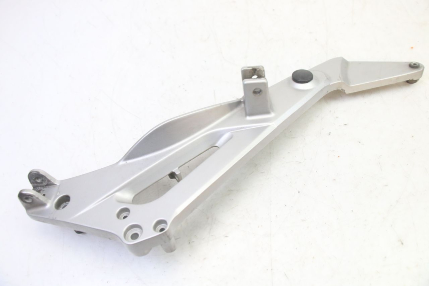 photo de PEDANA ANTERIORE DESTRA SUPPORTO HONDA NTV DEAUVILLE 650 (2001 - 2006) - Altra angolazione