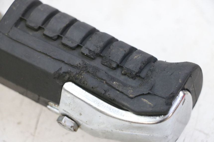 photo de PEDANA ANTERIORE DESTRA SUPPORTO REGAL RAPTOR RAXTER 2 125 (2007 - 2015) - Zoom sullo stato d'uso