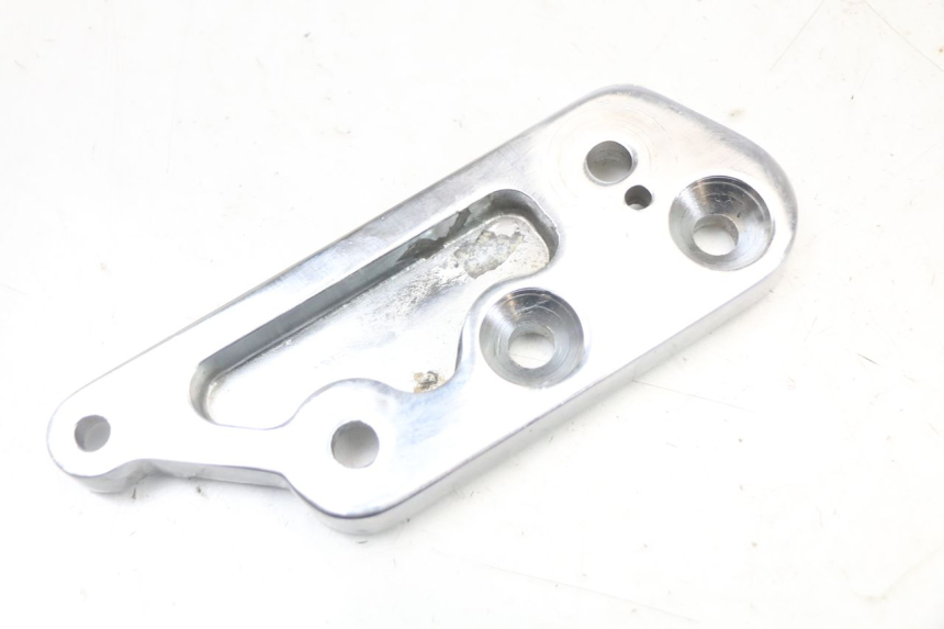 photo de PEDANA ANTERIORE DESTRA SUPPORTO REGAL RAPTOR SPYDER 125 (2010 - 2018) - Dettaglio del componente