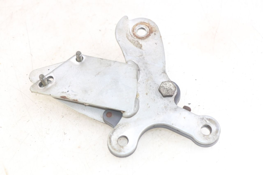 photo de PIASTRA PEDANA ANTERIORE DESTRA YAMASAKI ROADSTER 50 (2013 - 2018) - Zoom sullo stato d'uso