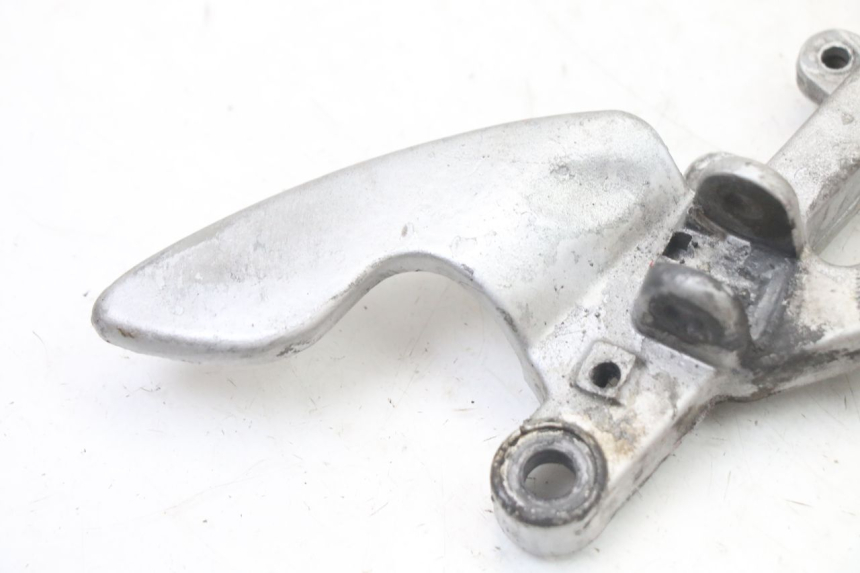 photo de PEDANA ANTERIORE DESTRA SUPPORTO APRILIA RS 50 (1999 - 2005) - Dettaglio del componente