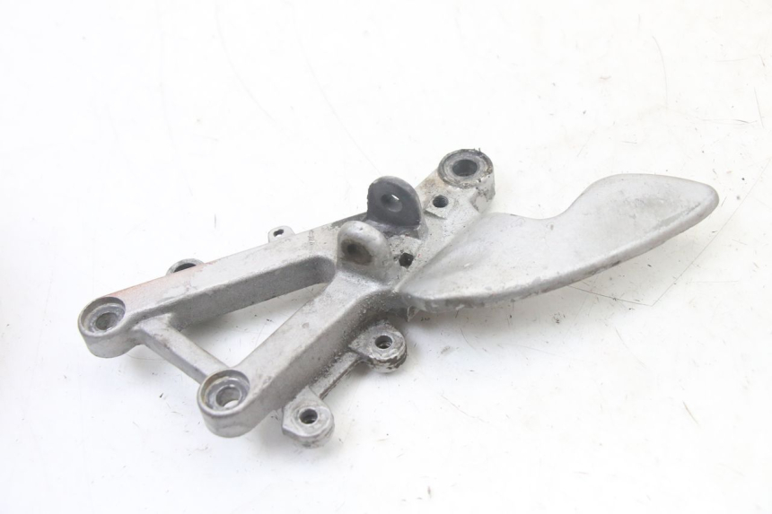 photo de PEDANA ANTERIORE DESTRA SUPPORTO APRILIA RS 50 (1999 - 2005) - Altra angolazione