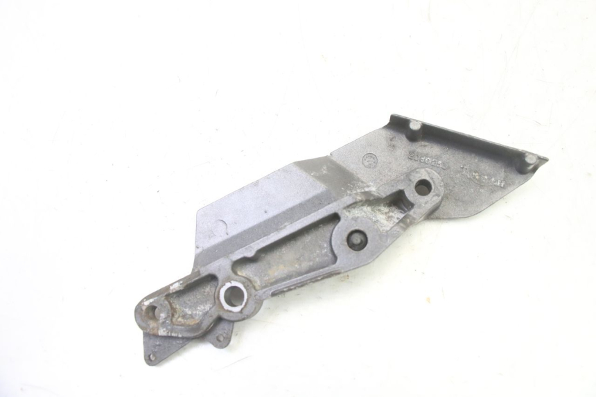 photo de PEDANA ANTERIORE DESTRA SUPPORTO TRIUMPH SPRINT 900 (1995 - 1998) - Primo piano tecnico