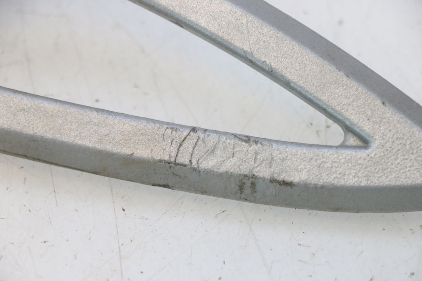 photo de PEDANA ANTERIORE DESTRA SUPPORTO CAN-AM SPYDER RS 1000 (2008 - 2012) - Primo piano tecnico