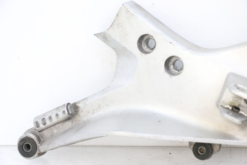 photo de PEDANA ANTERIORE DESTRA SUPPORTO HONDA ST PAN EUROPEAN 1300 (2002 - 2013) - Altra vista dell'articolo