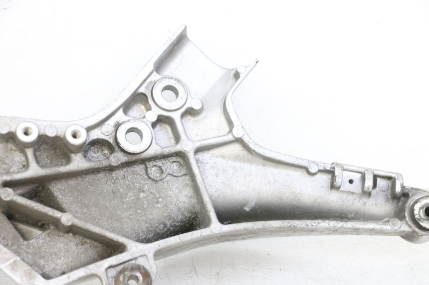 photo de PEDANA ANTERIORE DESTRA SUPPORTO HONDA ST PAN EUROPEAN 1300 (2002 - 2013) - Ricambio usato controllato