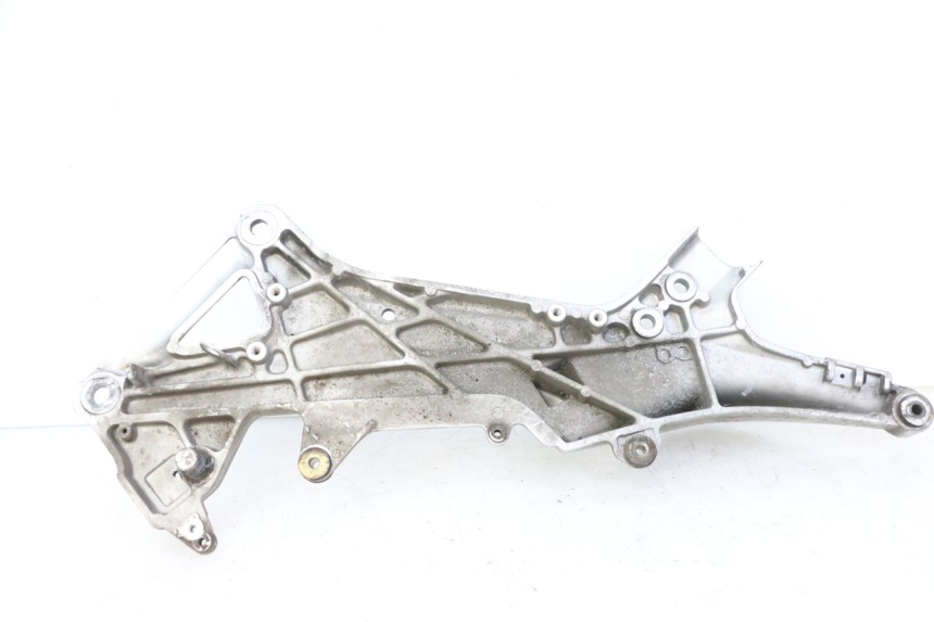 photo de PEDANA ANTERIORE DESTRA SUPPORTO HONDA ST PAN EUROPEAN 1300 (2002 - 2013) - Marcature e riferimenti originali