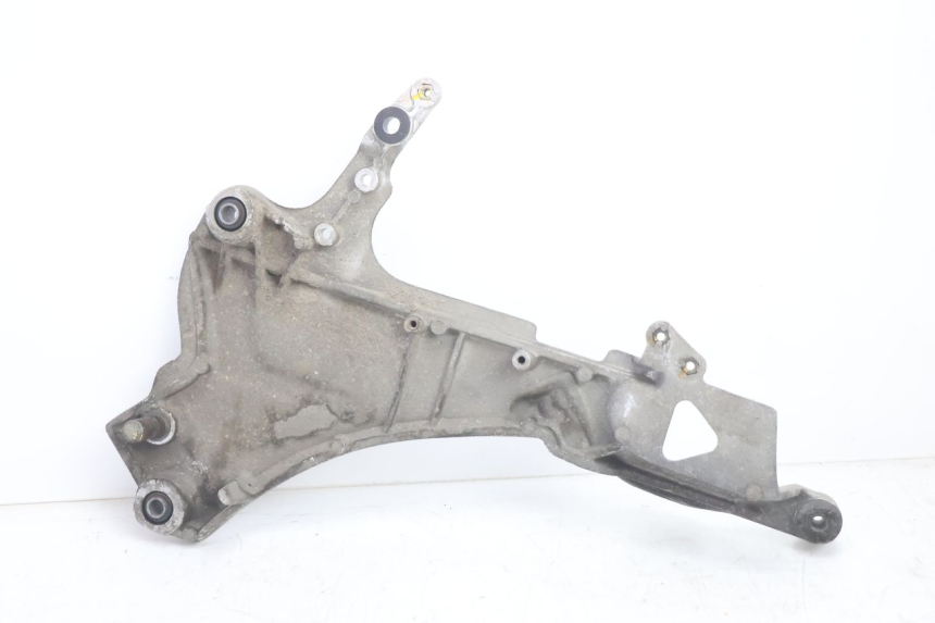 photo de PEDANA ANTERIORE DESTRA SUPPORTO HONDA ST PAN EUROPEAN 1100 (1990 - 2002) - Primo piano tecnico