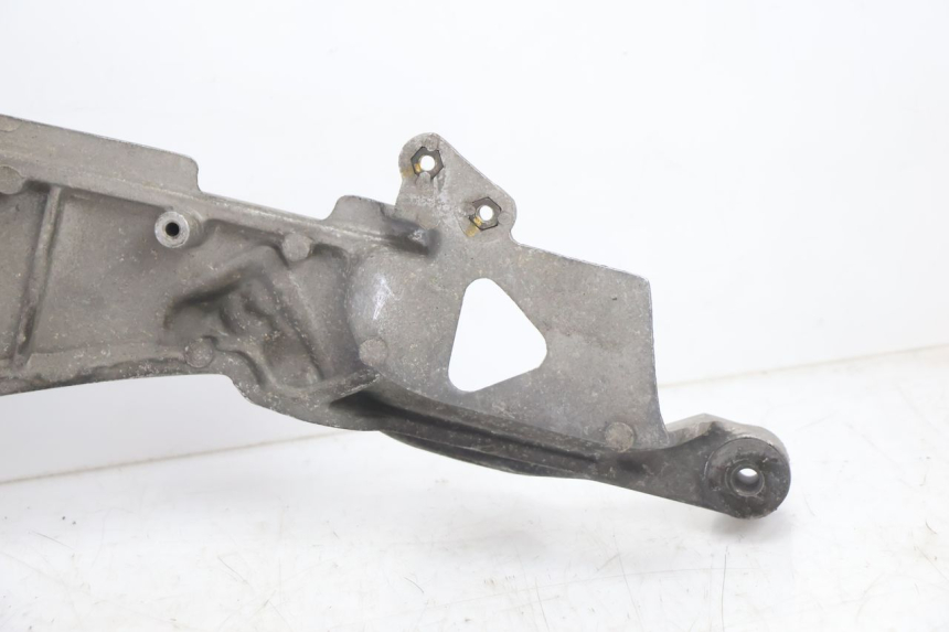 photo de PEDANA ANTERIORE DESTRA SUPPORTO HONDA ST PAN EUROPEAN 1100 (1990 - 2002) - Dettagli dei punti di fissaggio
