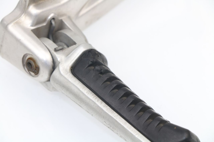 photo de PIASTRA PEDANA ANTERIORE DESTRA DUCATI ST2 944 (1997 - 2003) - Dettaglio del componente