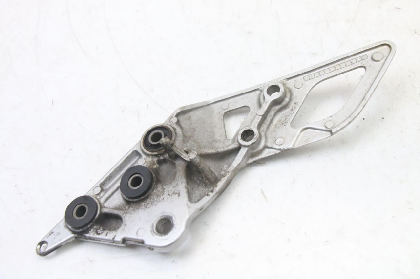 photo de PEDANA ANTERIORE DESTRA SUPPORTO SUZUKI GSX F GSXF 650 (2007 - 2015) - Primo piano tecnico