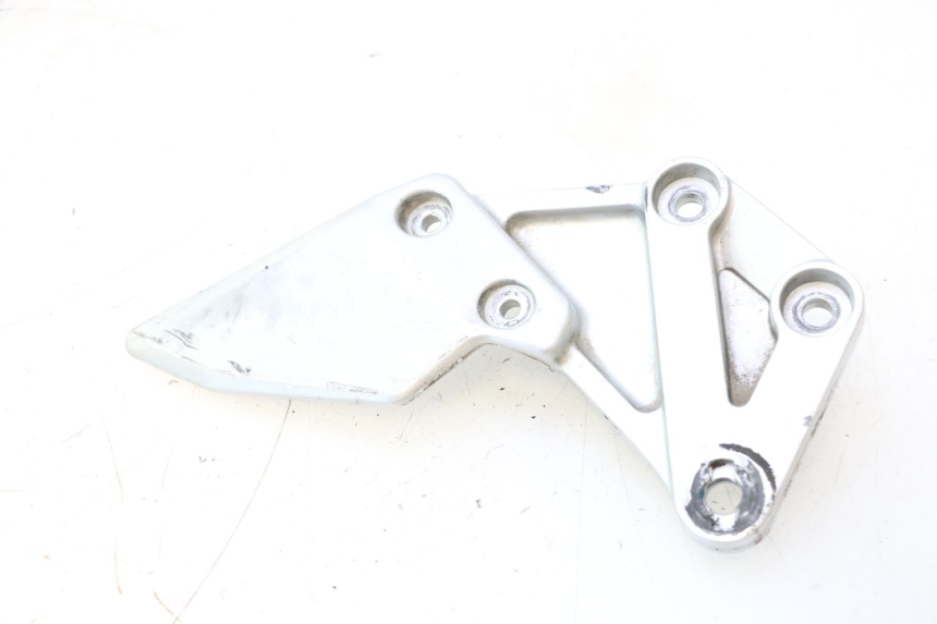 photo de PEDANA ANTERIORE DESTRA SUPPORTO SUZUKI SV S 650 (2003 - 2009) - Vista principale
