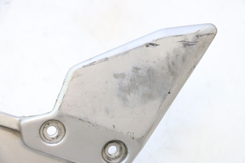 photo de PEDANA ANTERIORE DESTRA SUPPORTO SUZUKI SV S 650 (2003 - 2009) - Dettaglio del componente
