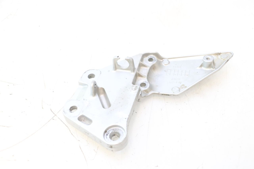 photo de PEDANA ANTERIORE DESTRA SUPPORTO SUZUKI SV S 650 (2003 - 2009) - Zoom sullo stato d'uso