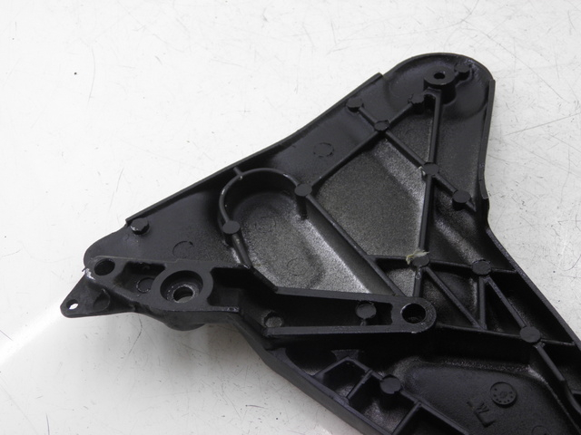 photo de PIASTRA PEDANA ANTERIORE DESTRA TRIUMPH TROPHY 1200 (1996 - 2003) - Altra angolazione