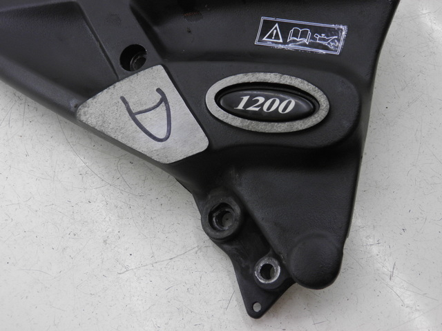 photo de PIASTRA PEDANA ANTERIORE DESTRA TRIUMPH TROPHY 1200 (1996 - 2003) - Vista d'insieme del prodotto