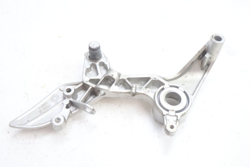 photo de PEDANA ANTERIORE DESTRA SUPPORTO HONDA VFR FI RC46 800 (1998 - 2001) - Stato della superficie e materiale