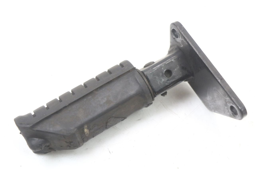 photo de PIASTRA PEDANA ANTERIORE DESTRA SUZUKI VL INTRUDER 125 (2004 - 2007) - Altra angolazione