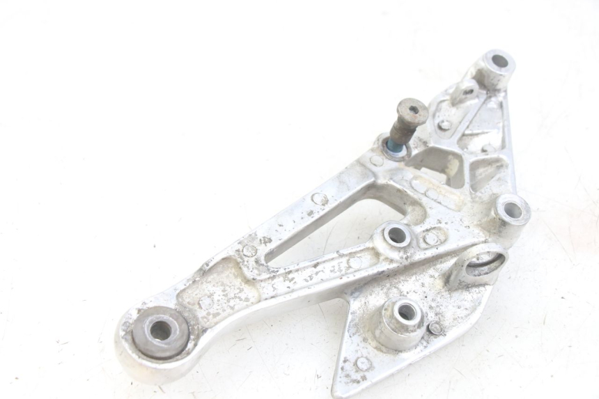 photo de PIASTRA PEDANA ANTERIORE DESTRA YAMAHA XJN DIVERSION 600 (2000 - 2003) - Zoom sullo stato d'uso