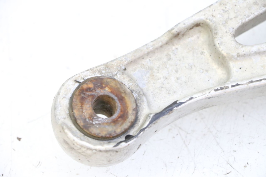 photo de PIASTRA PEDANA ANTERIORE DESTRA YAMAHA XJN DIVERSION 600 (2000 - 2003) - Altra angolazione