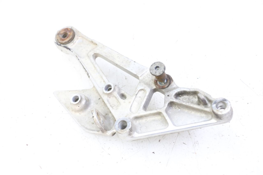 photo de PIASTRA PEDANA ANTERIORE DESTRA YAMAHA XJN DIVERSION 600 (2000 - 2003) - Vista d'insieme del prodotto