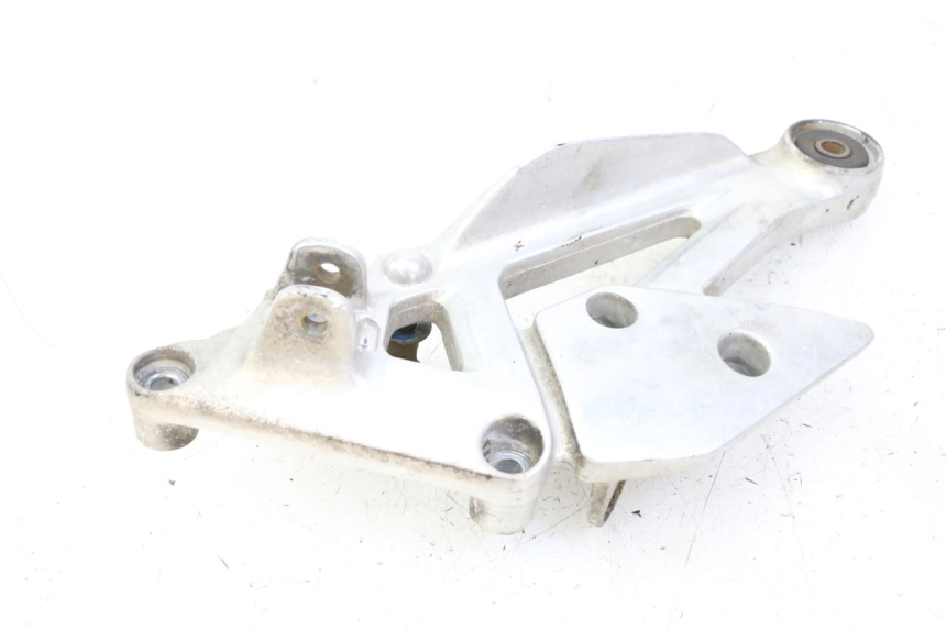 photo de PIASTRA PEDANA ANTERIORE DESTRA YAMAHA XJN DIVERSION 600 (2000 - 2003) - Ricambio usato controllato