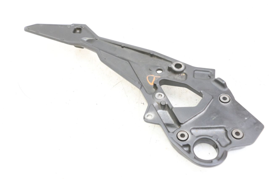 photo de PEDANA ANTERIORE DESTRA SUPPORTO YAMAHA XJ6 ABS 600 (2008 - 2016) - Dettaglio del componente
