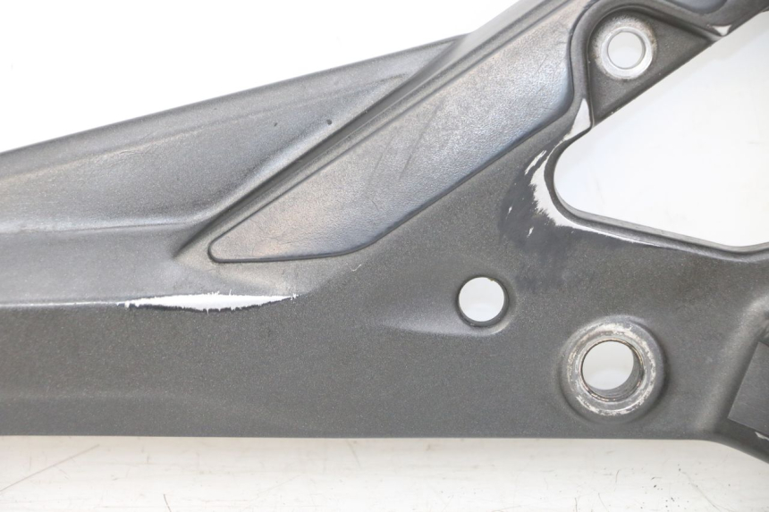 photo de PEDANA ANTERIORE DESTRA SUPPORTO YAMAHA XJ6 ABS 600 (2008 - 2016) - Dettagli dei punti di fissaggio